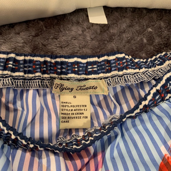 Flowered top - Picture 2 of 2